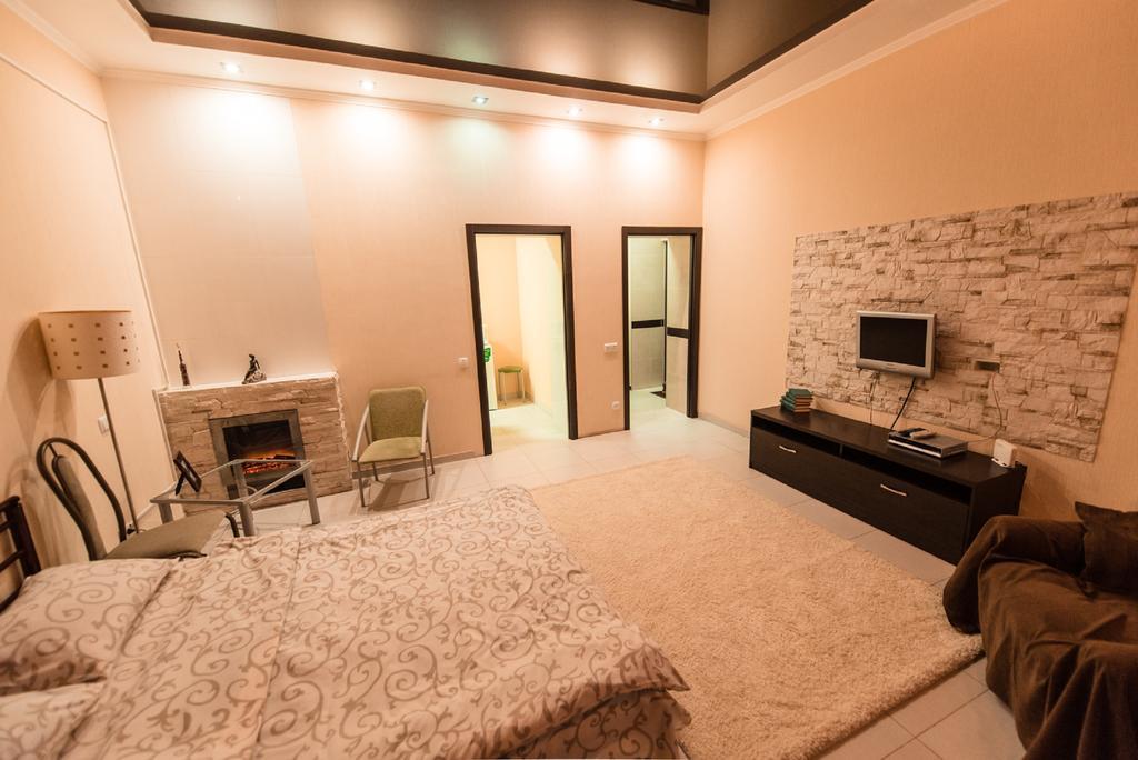 Studio Ember At Maidan Konstytutsii Kharkov Luaran gambar