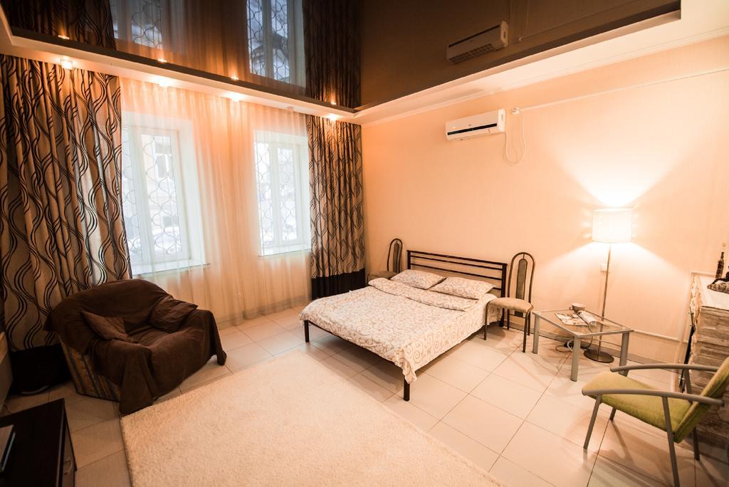 Studio Ember At Maidan Konstytutsii Kharkov Luaran gambar